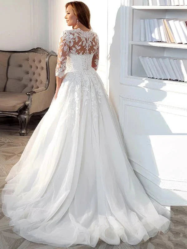 Robe de mariée grande taille paris, vue de profil, silhouette et tombé du tissu