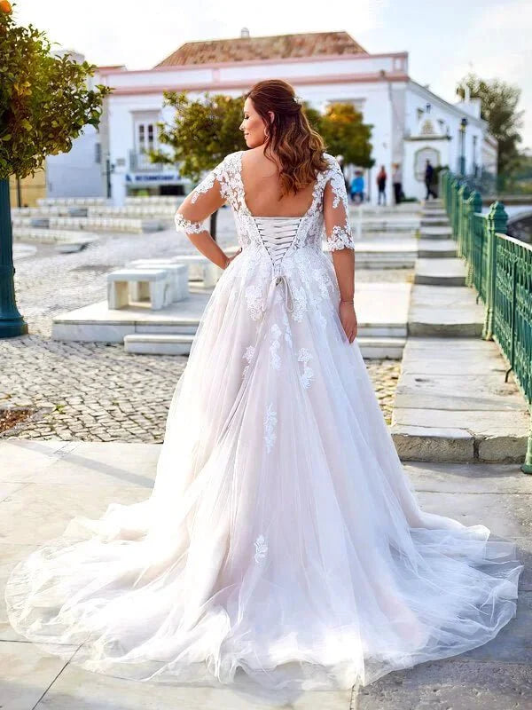 Robe de mariée lacet dos grande taille, vue de profil, silhouette et tombé du tissu