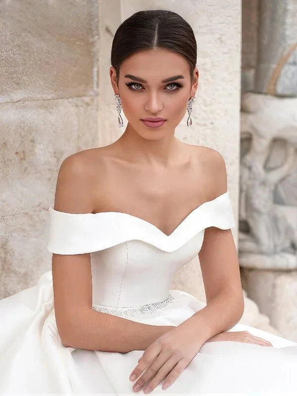Robe de mariée princesse chic, vue de dos, détails et finitions