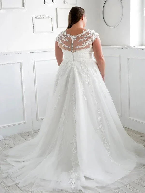 Robe de Mariée Taille Plus, détail gros plan, broderie et ornements