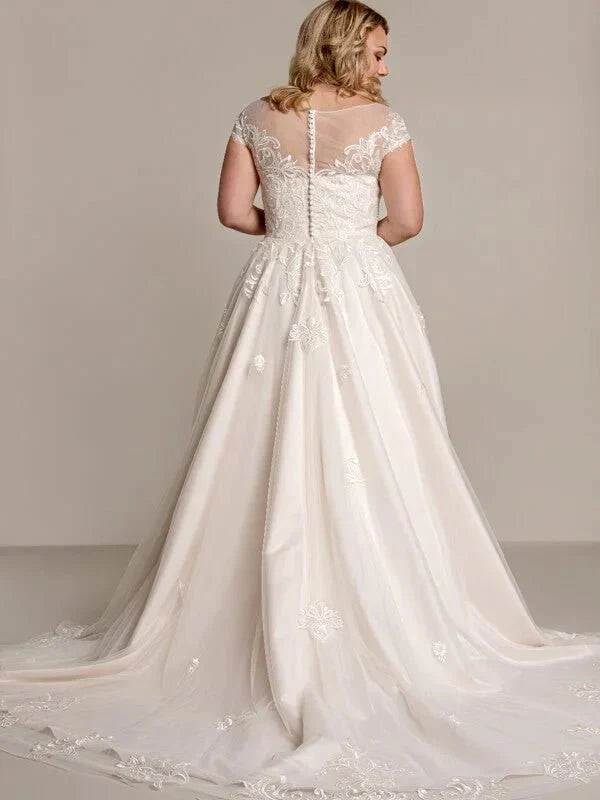 Robe Grande Taille Mariage, vue de profil, silhouette et tombé du tissu