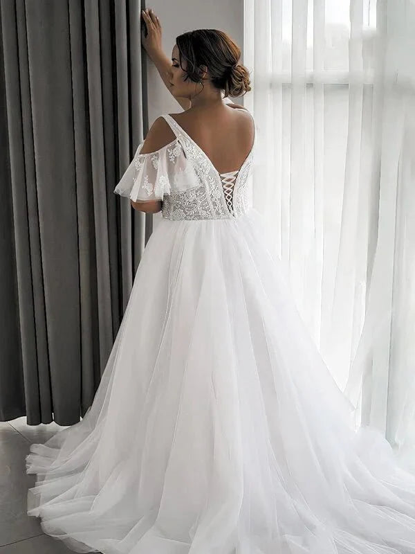 Robe Grande Taille pour Mariage, détail gros plan, broderie et ornements