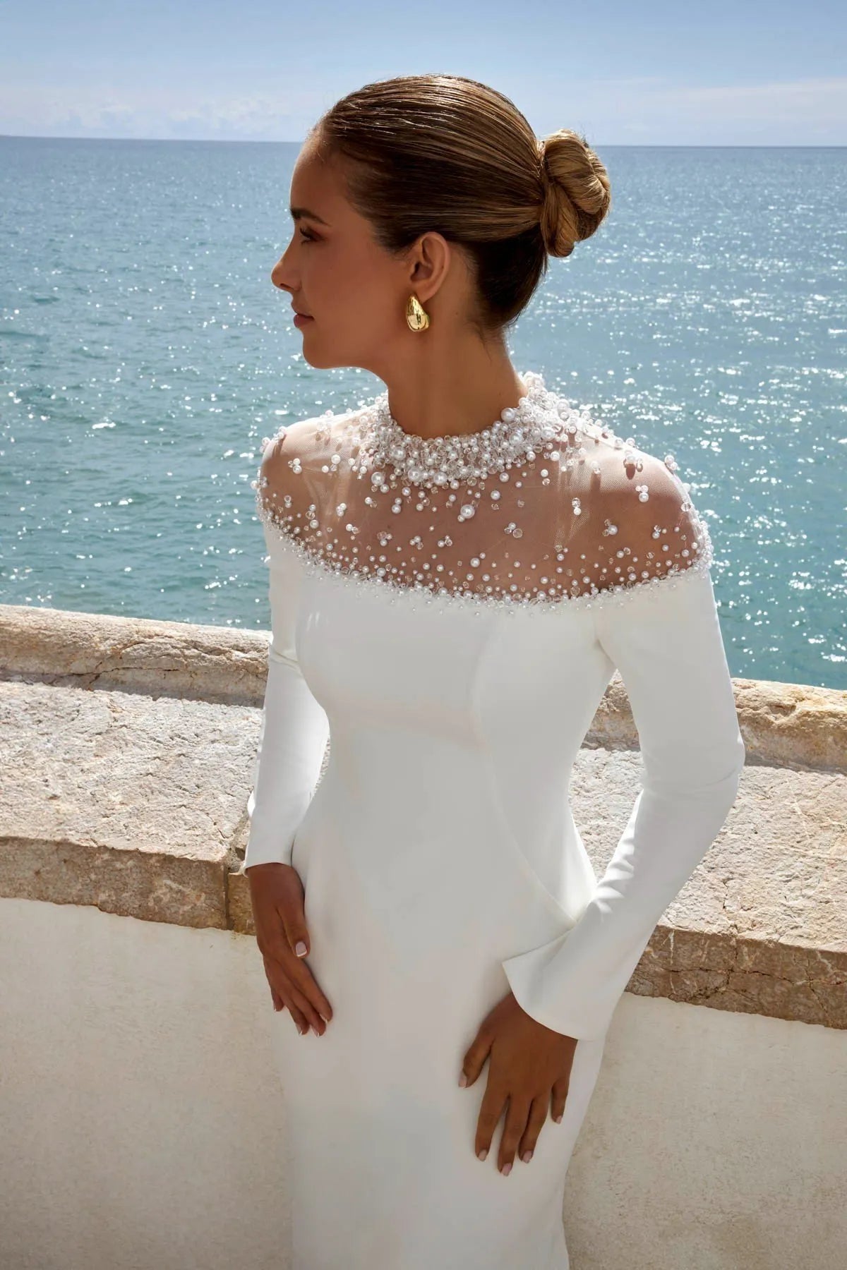 Robe de mariée sirène fluide, vue de dos, robe de mariée hiver sur mesure