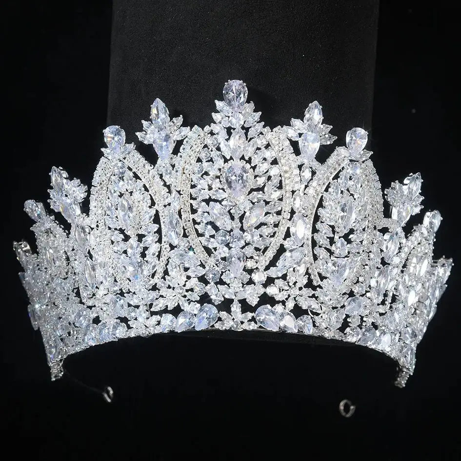 Couronne de Mariée Majesté : diadème de mariée en zircone cubique