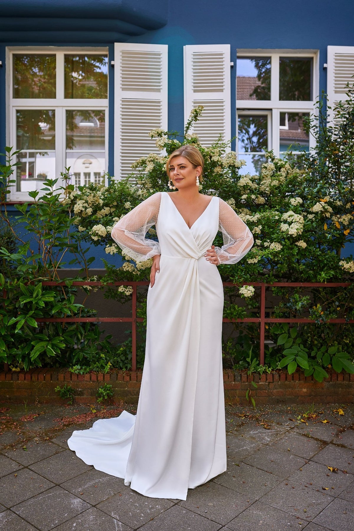 Robe de Mariée Satin Curvy, vue de dos, robe de mariée hiver sur mesure