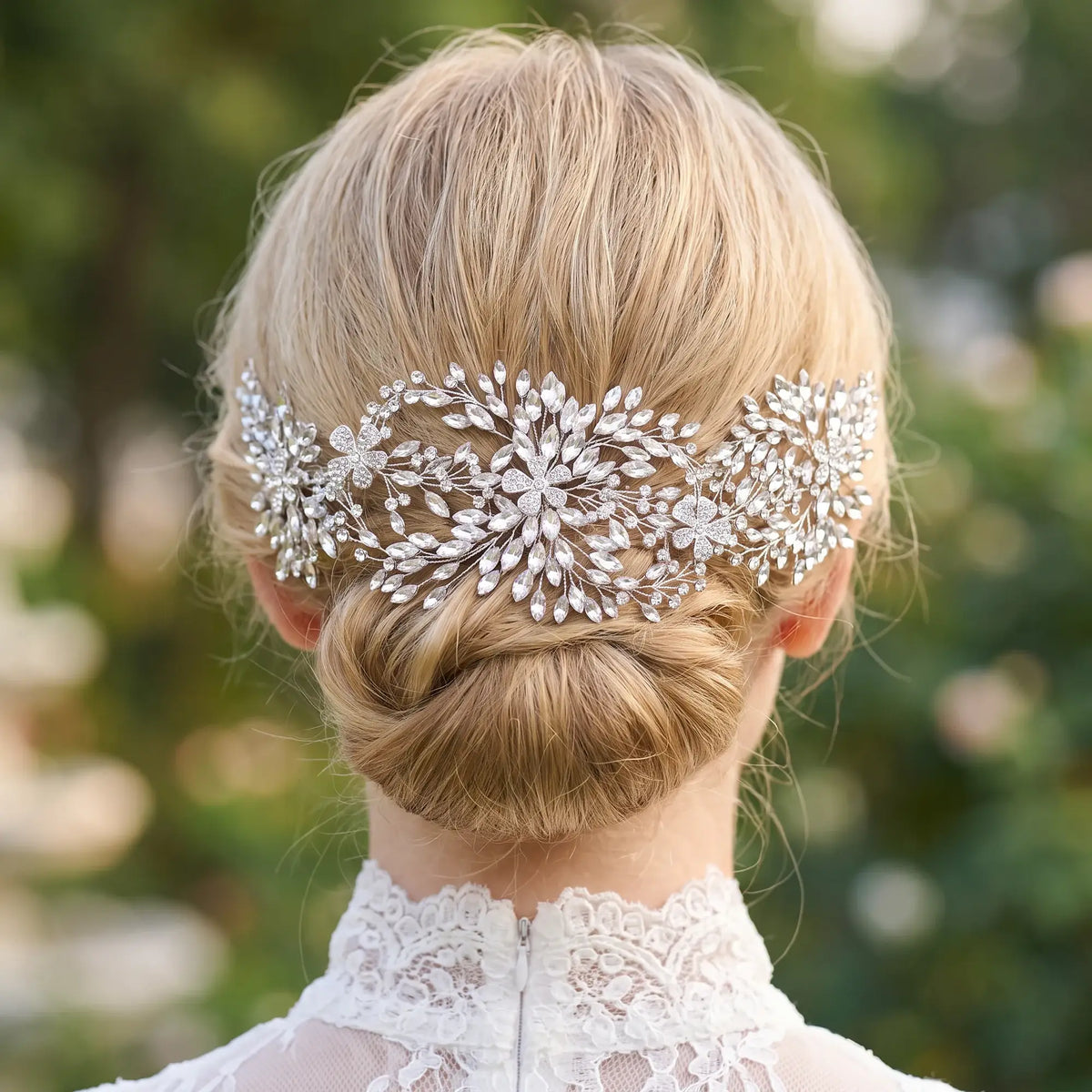 Headband Mariage Margaux porté, gros plan sur le chignon de la mariée