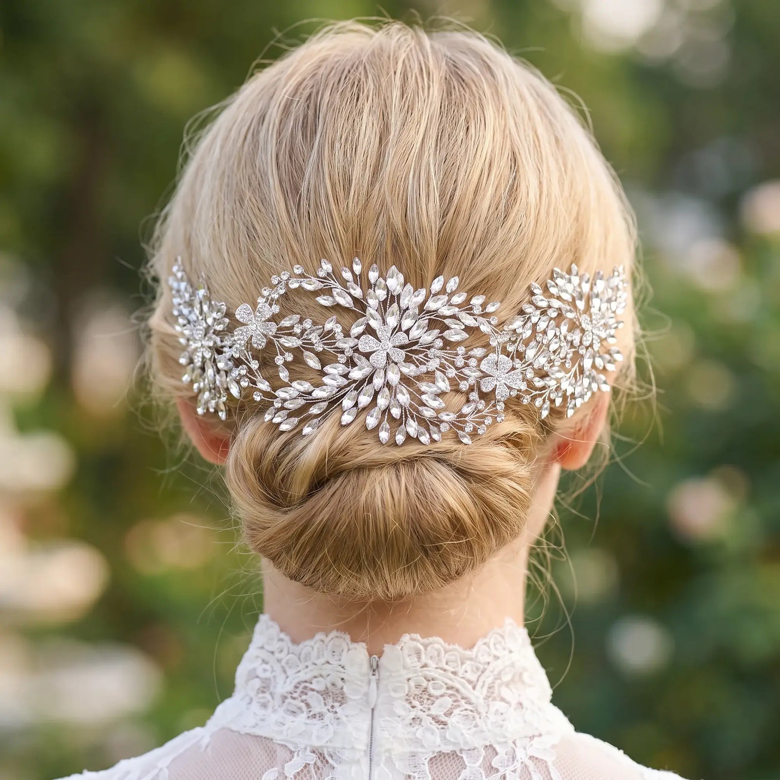 Headband Mariage Margaux porté, gros plan sur le chignon de la mariée