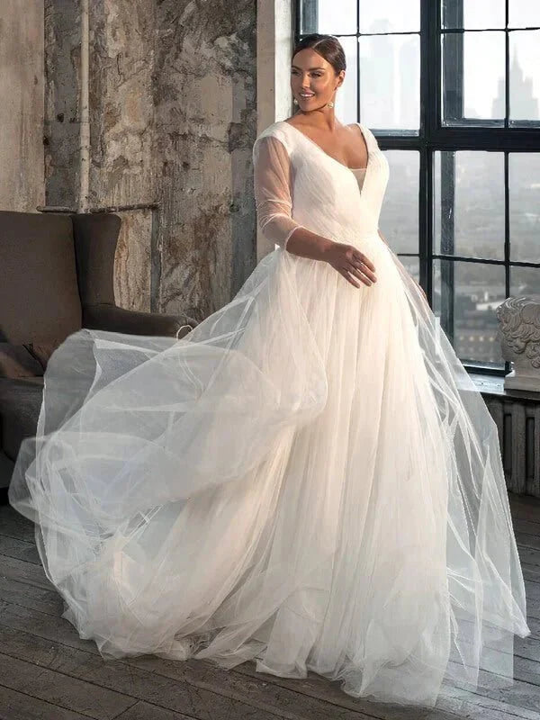 Robe de mariage grande taille chic, vue de dos, détails et finitions
