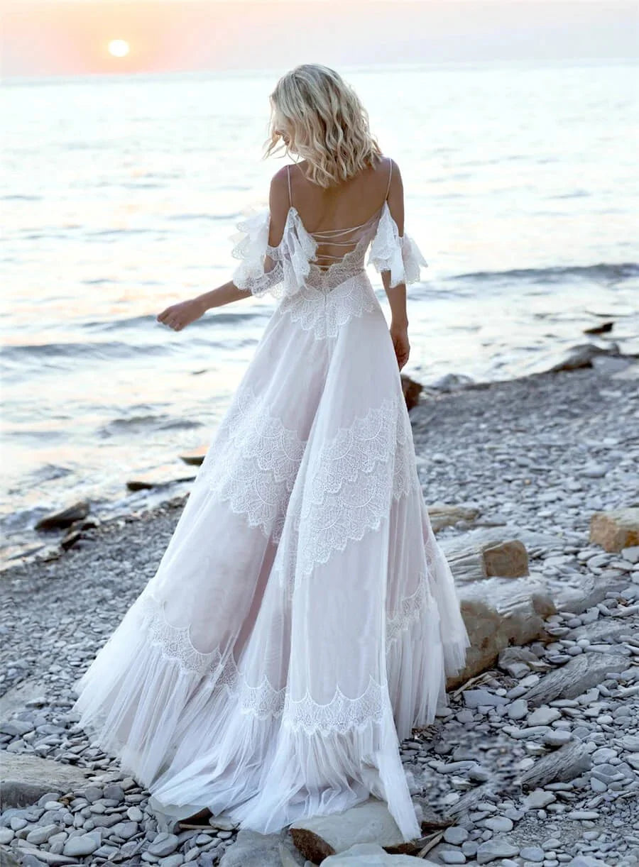 Robe de Mariée Bohème Dentelle Dos Nu, détail gros plan, broderie et ornements