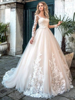 Robe mariée manche longue sale