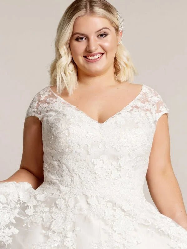 Robe de Mariée Romantique pour Femme Ronde - Vue de dos