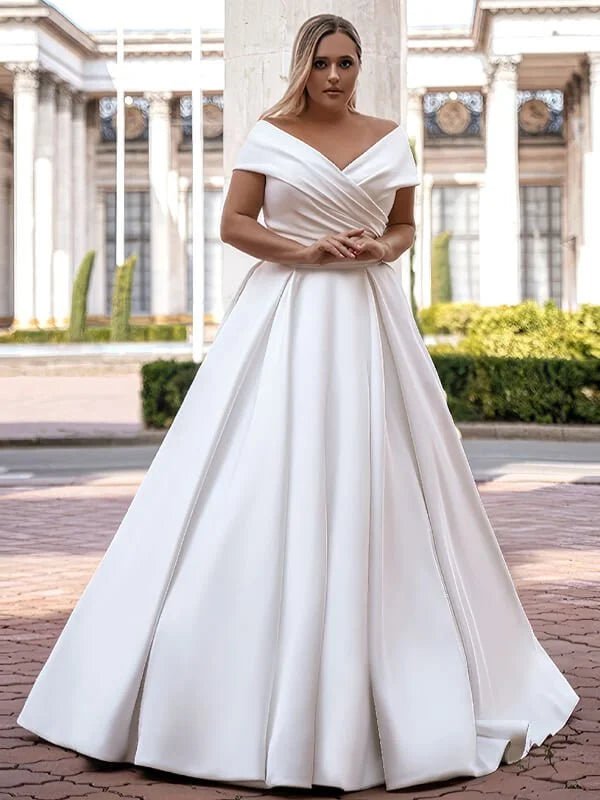 Robe de mariée en satin grande taille