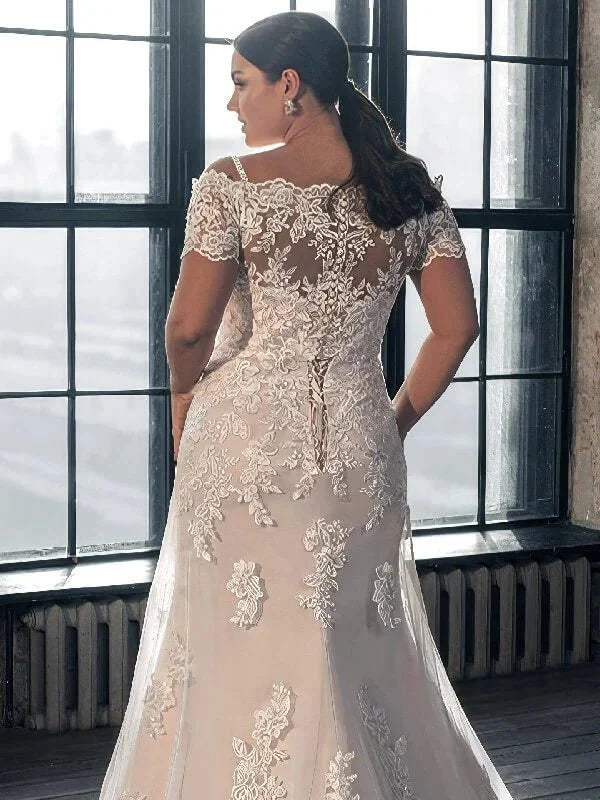 Robe de mariée femme ronde dentelle, vue de profil, silhouette et tombé du tissu