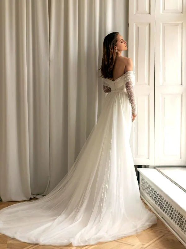 Robe de mariée fourreau dos nu