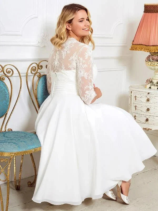 Robe de mariée mousseline grande taille, vue de dos, détails et finitions