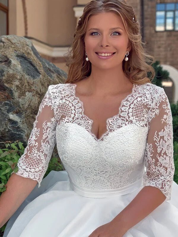 Robe de mariée organza grande taille, vue de dos, détails et finitions