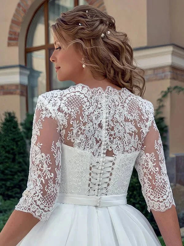 Robe de mariée organza grande taille, vue de profil, silhouette et tombé du tissu