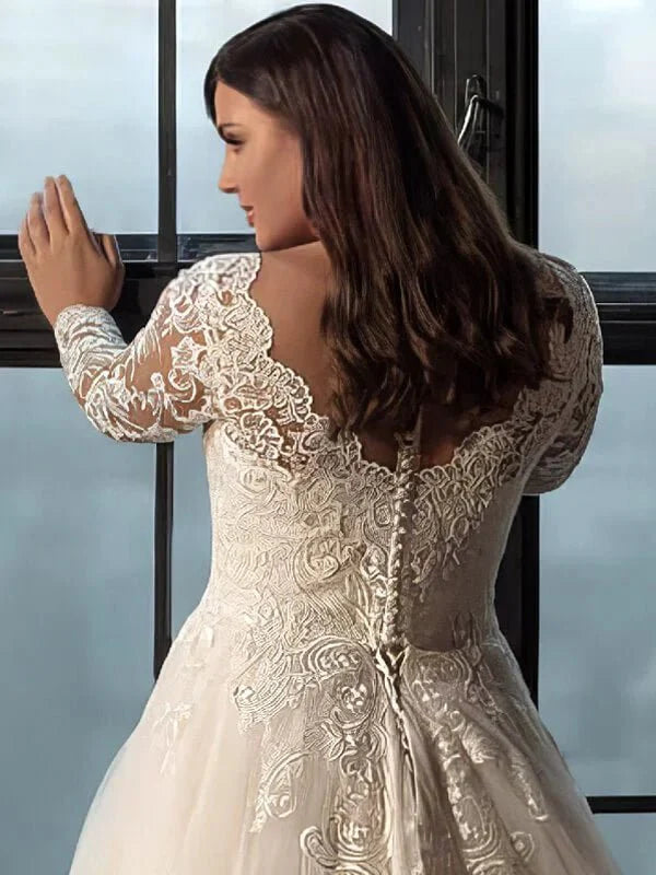 Robe de mariée pour femme ronde, vue de profil, silhouette et tombé du tissu