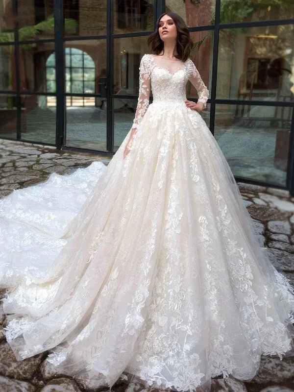 Robe brillante mariage sale