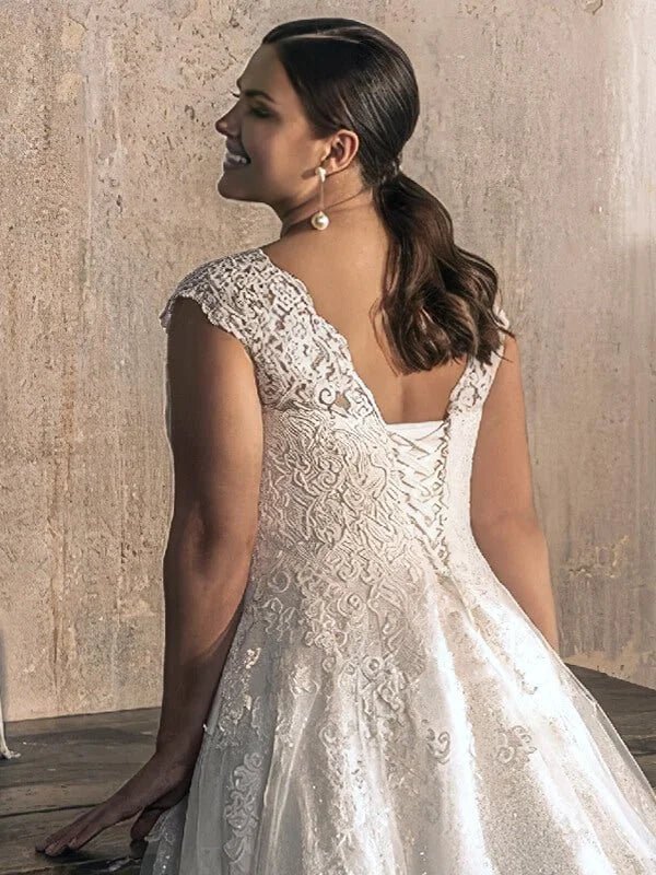 Robe de mariée ronde, vue de profil, silhouette et tombé du tissu