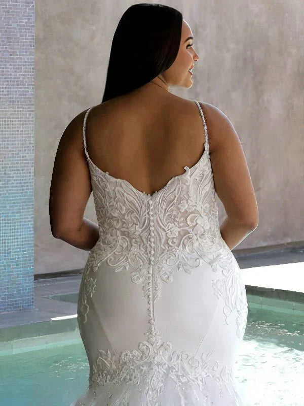 Robe de Mariée Sirène Femme Ronde, vue de profil, silhouette et tombé du tissu
