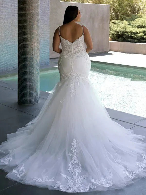Robe de Mariée Sirène Femme Ronde, détail gros plan, broderie et ornements