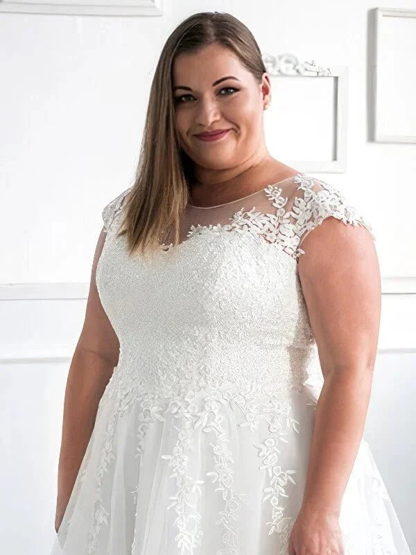 Robe de Mariée Taille Plus, vue de dos, détails et finitions