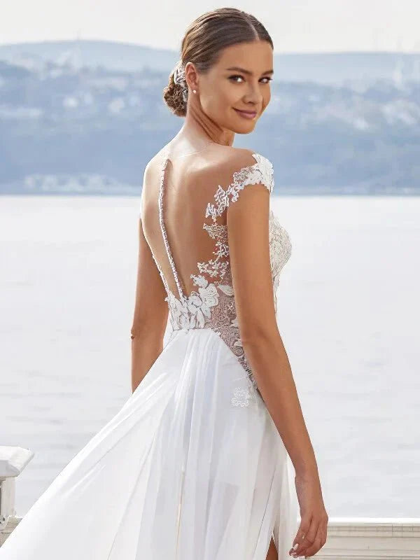 Robe de Mariée Très Courte, vue de profil, silhouette et tombé du tissu