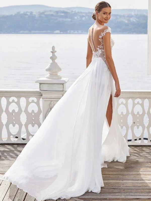 Robe de Mariée Très Courte, détail gros plan, broderie et ornements
