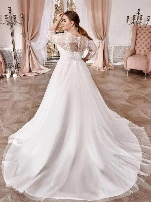 Robe de Mariée Vintage Femme Ronde, détail gros plan, broderie et ornements
