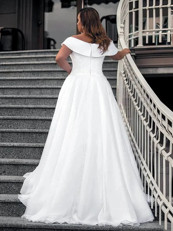 Robe Mariée Grande Taille 2020, détail gros plan, broderie et ornements