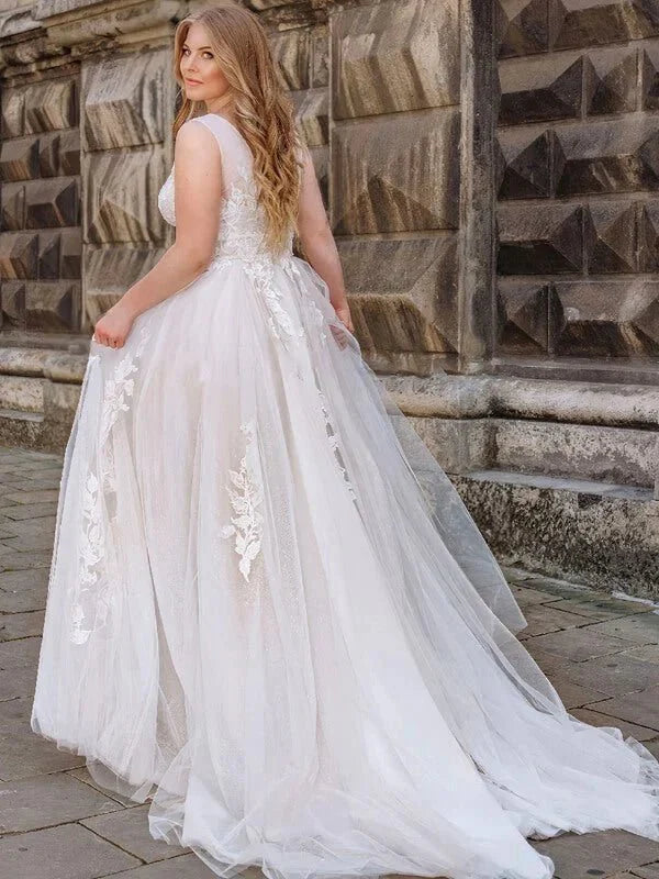 Robe Mariée pour Femme Ronde, vue de profil, silhouette et tombé du tissu